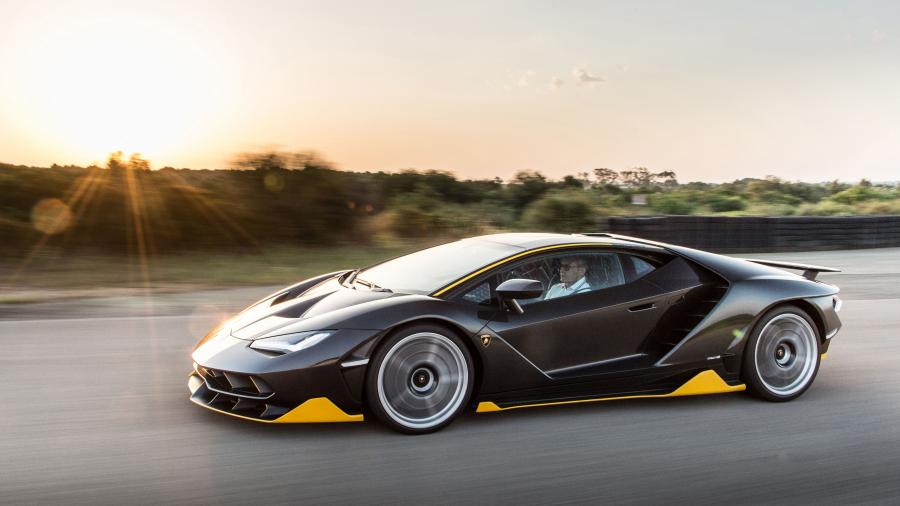  Lamborghini Centenario LP770-4 2016 года  (фото 24 из 61)